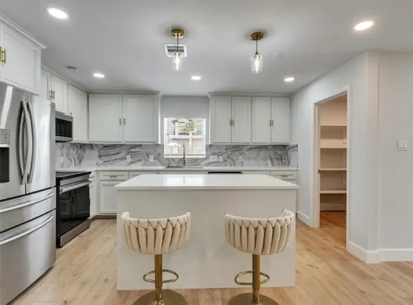 9003 Ledge Street, Houston, TX 77075