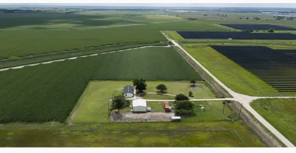 1737 County Road 425, Clemville, TX 77414