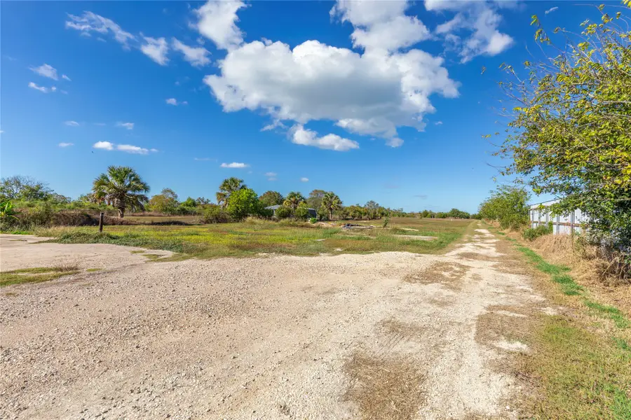 399 S Gulf Rd, Matagorda, TX 77457 - Image #3