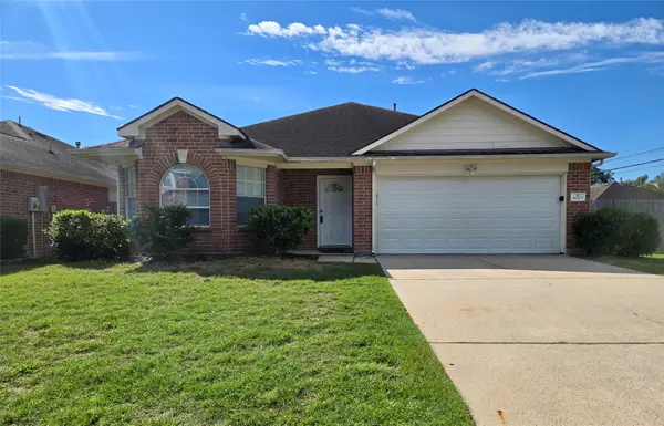 32223 Decker Oaks Drive, Pinehurst, TX 77362
