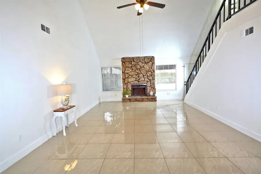 7607 Stamen Drive, Houston, TX 77041 - Image #2