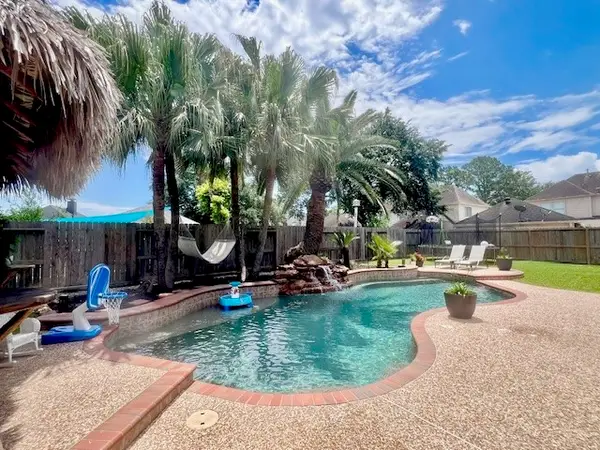 105 Laguna Pointe Drive, League City, TX 77573
