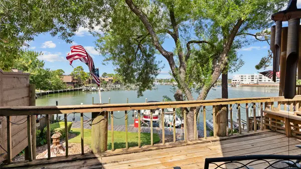 655 Davis Road, League City, TX 77573