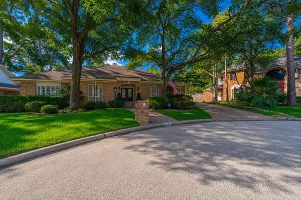 5206 Court Of York, Houston, TX 77069