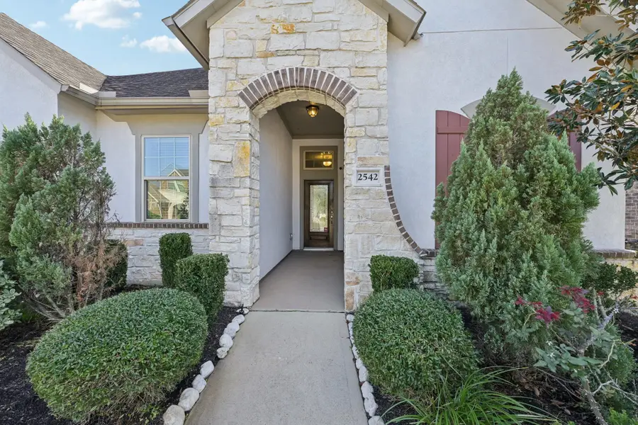 2542 Deerwood Heights Lane, Manvel, TX 77578 - Image #2