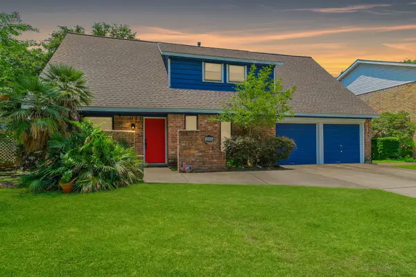 12207 Level Run Street, Meadows Place, TX 77477