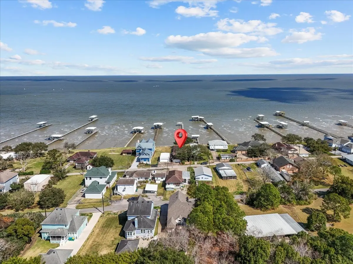 2823 Bayshore Drive, Bacliff, TX 77518 - #1