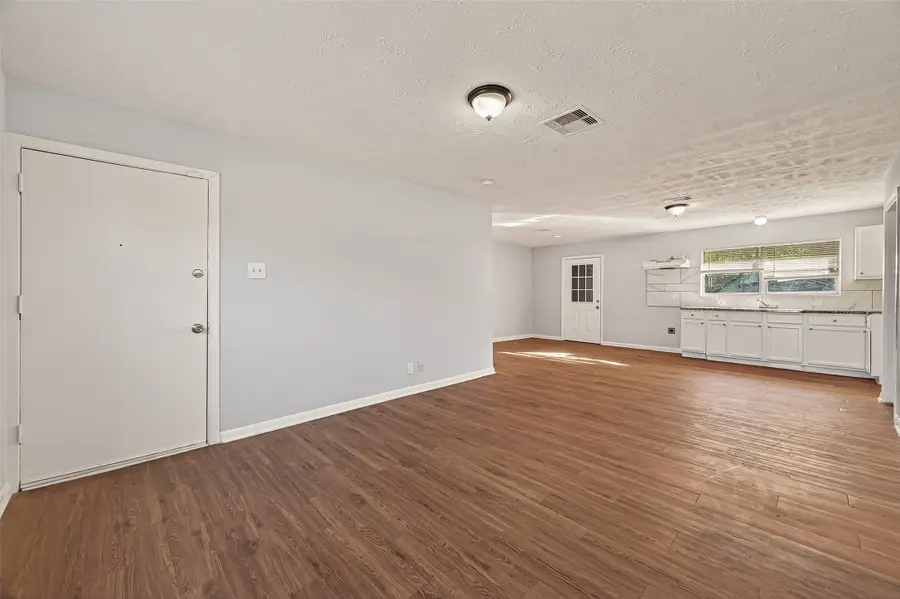 6058 Glenhurst Drive, Houston, TX 77033 - #2