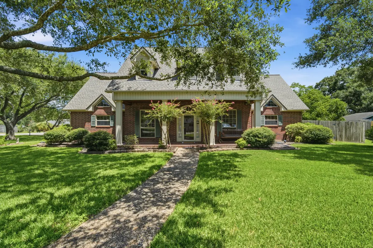 2516 Woodcreek Drive, Pearland, TX 77581 - #1