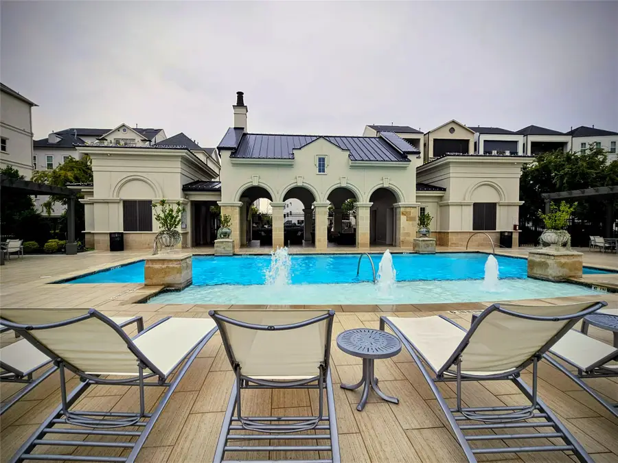 949 Dunleigh Meadows Lane, Houston, TX 77055 - Image #2