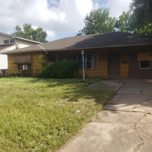 6102 Belcrest Street, Houston, TX 77033