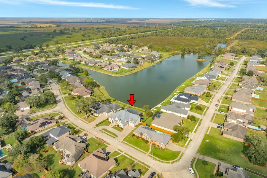 203 Arrowhead Drive, Lake Jackson, TX 77566 - Image #3