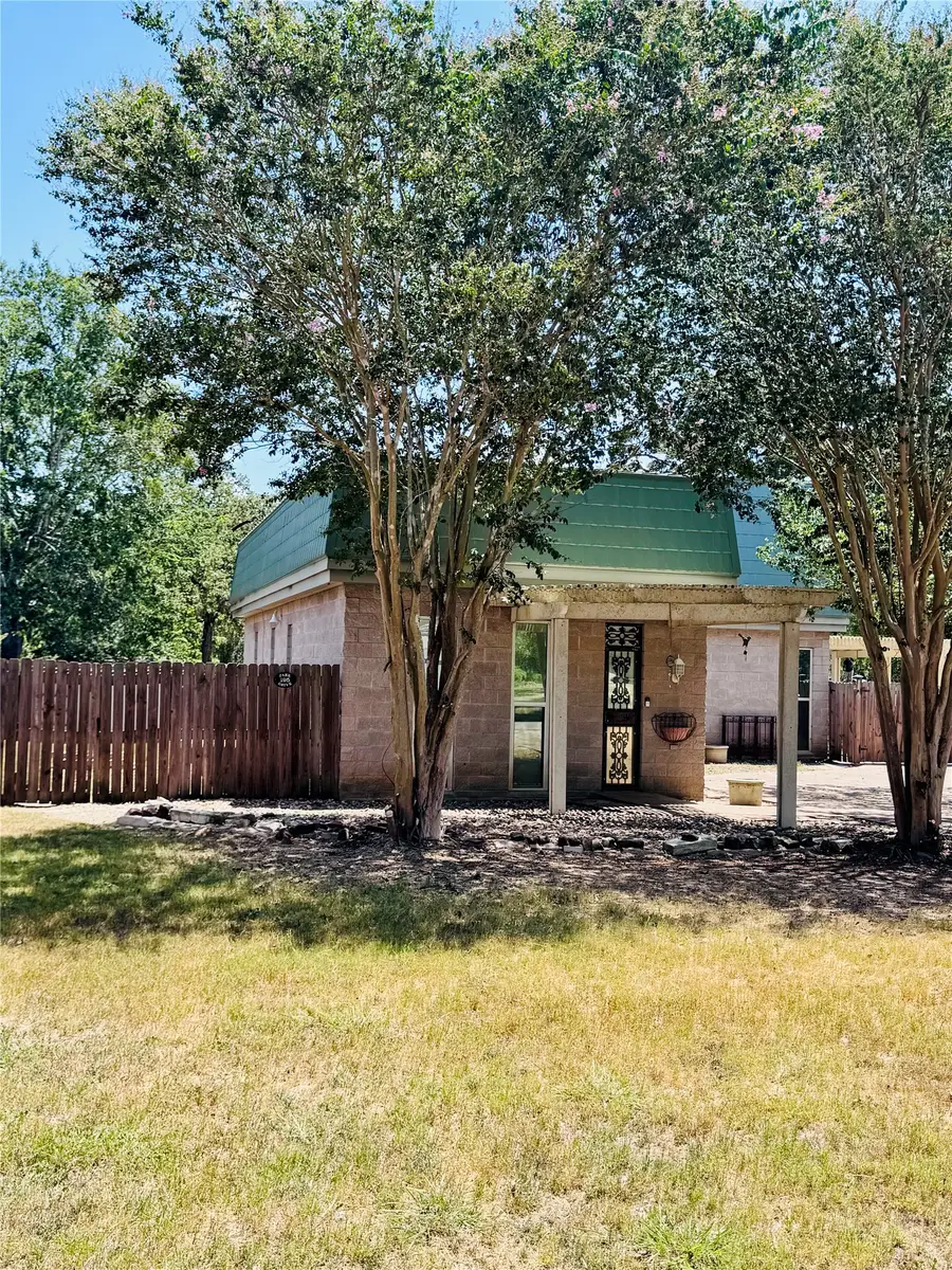 195 Park Drive, La Grange, TX 78945 - #2
