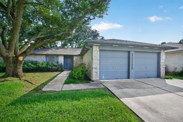 17126 Hewing Drive, Friendswood, TX 77546