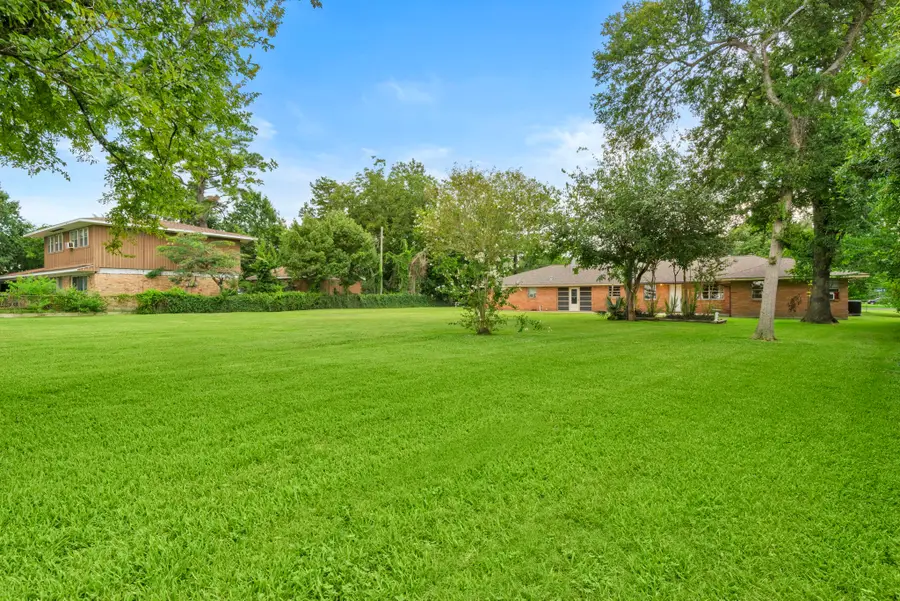 430 S Burnett Drive, Baytown, TX 77520 - #2