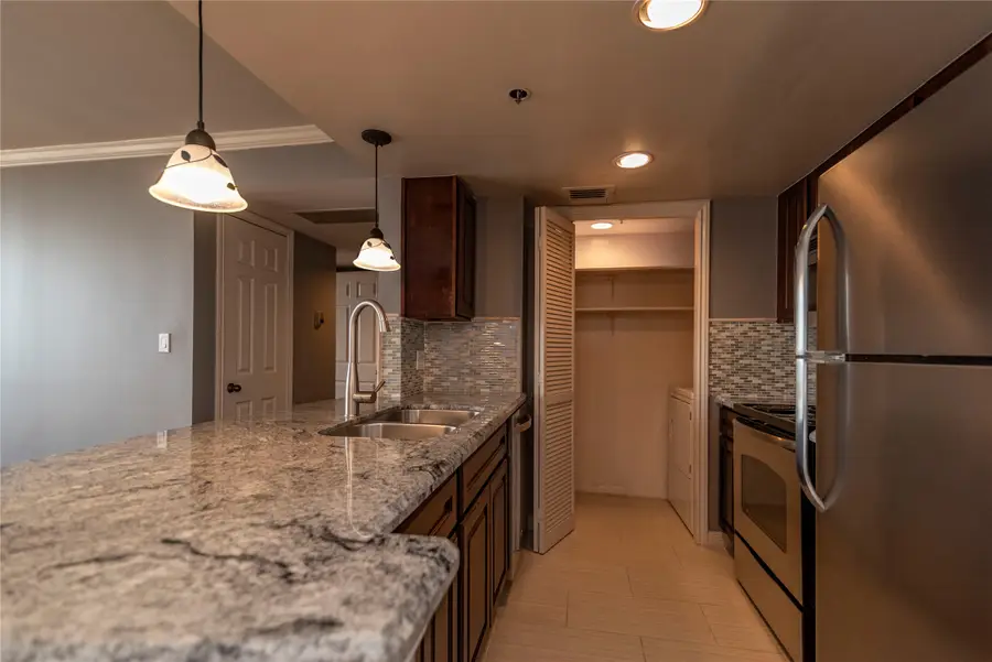 3525 Sage Road #1402, Houston, TX 77056 - Image #2