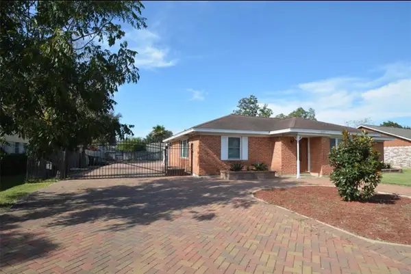 207 Eldridge Rd, Sugar Land, TX 77478