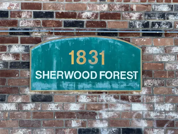 1831 Sherwood Forest Street #20, Houston, TX 77043