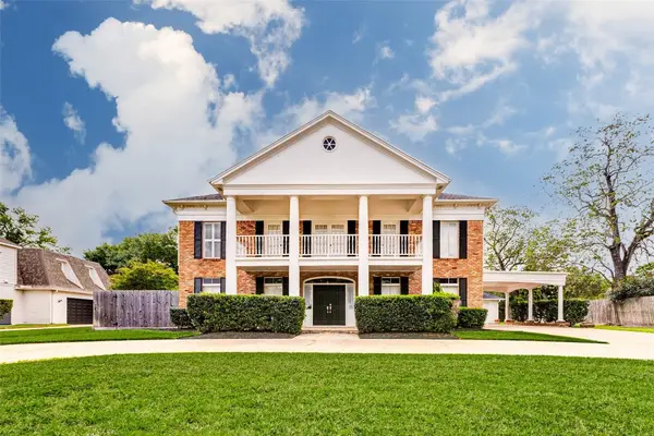 1327 E Vistawood Drive, Houston, TX 77077