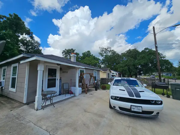 2032 Delaware St Street, Beaumont, TX 77703
