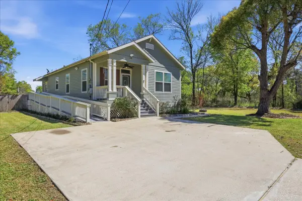 1110 N 5th Street, Orange, TX 77630