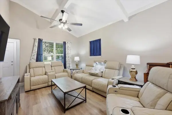 2323 Avenue A, Nederland, TX 77627