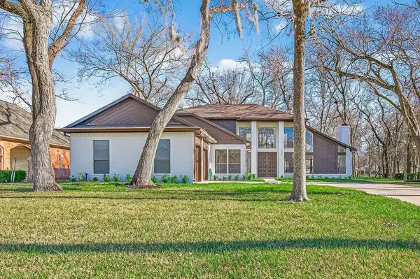 1627 S Hearthside Dr, Richmond, TX 77406