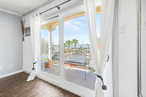 307 Yacht Club Lane #307, El Lago, TX 77586