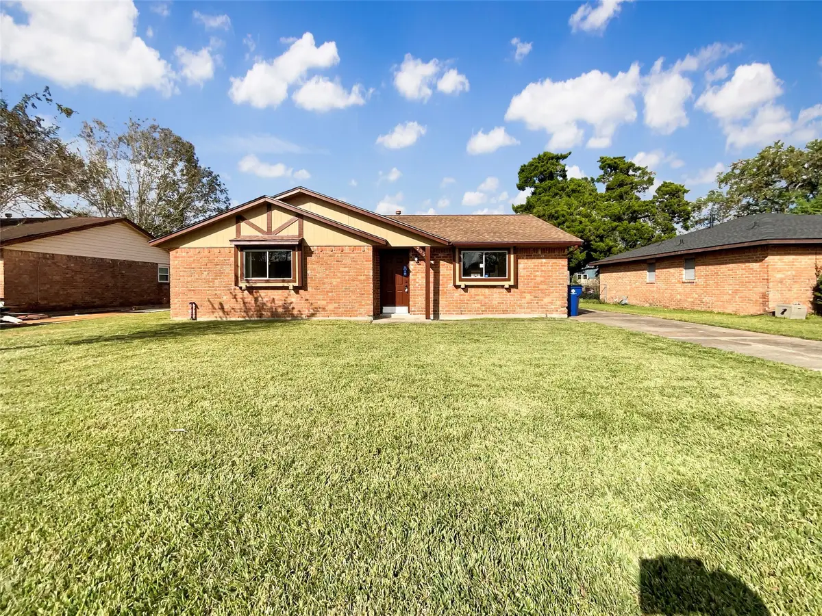 205 Bastrop Street, Angleton, TX 77515 - Image #1
