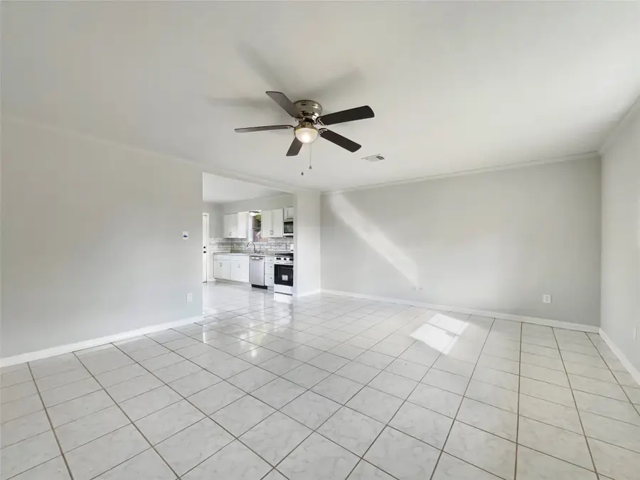 205 Bastrop Street, Angleton, TX 77515 - Image #3