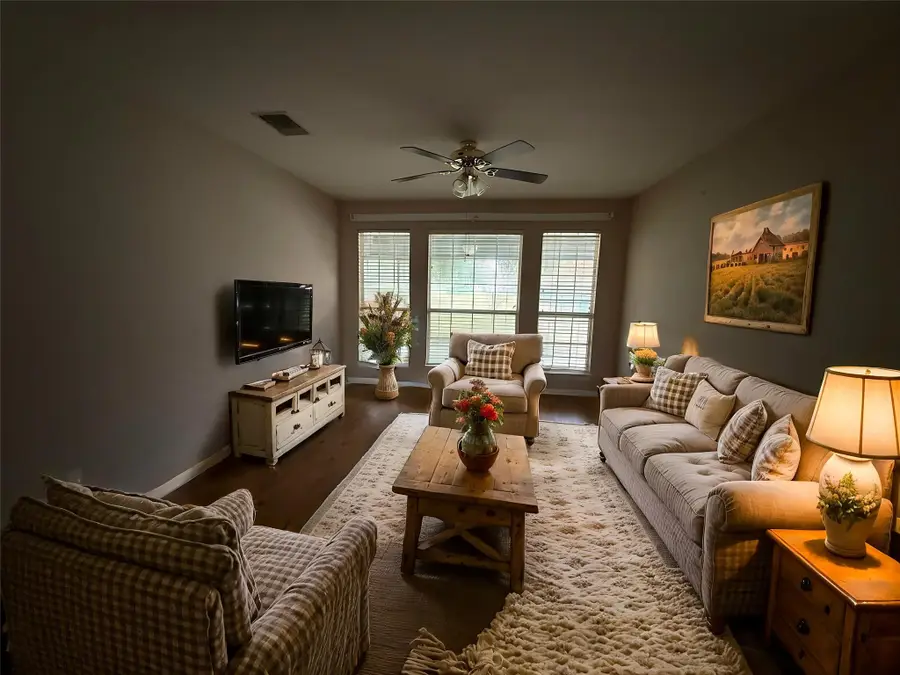 504 E West Street, El Campo, TX 77437 - #2