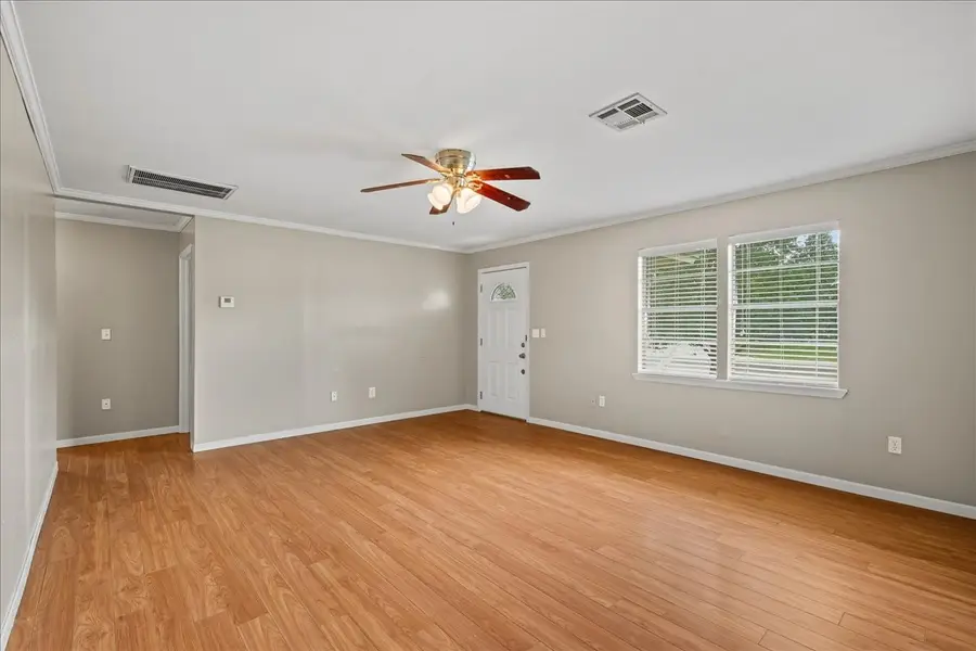 512 N College Street, Weimar, TX 78962 - #3