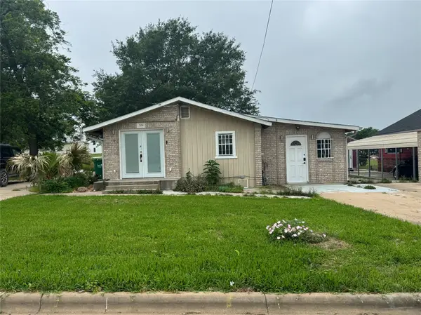 709 Sabine Street, Brenham, TX 77833