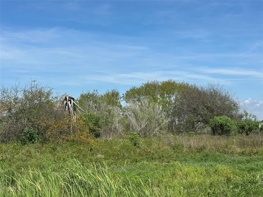 819 Highway 87, Gilchrist, TX 77617 - #2