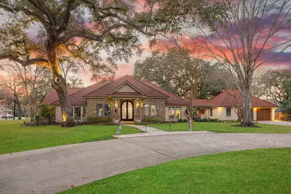 1524 Travis Street, Columbus, TX 78934