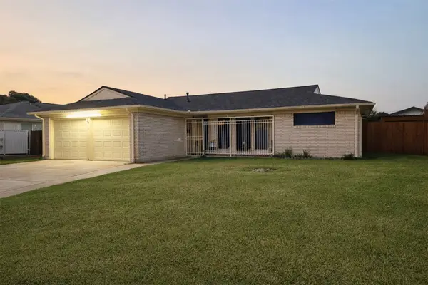 1350 Twin Falls Road, Houston, TX 77088