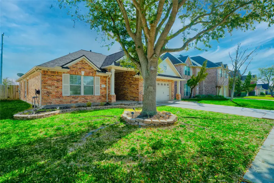 1527 Country Club Cove Dr, Baytown, TX 77521 - #2
