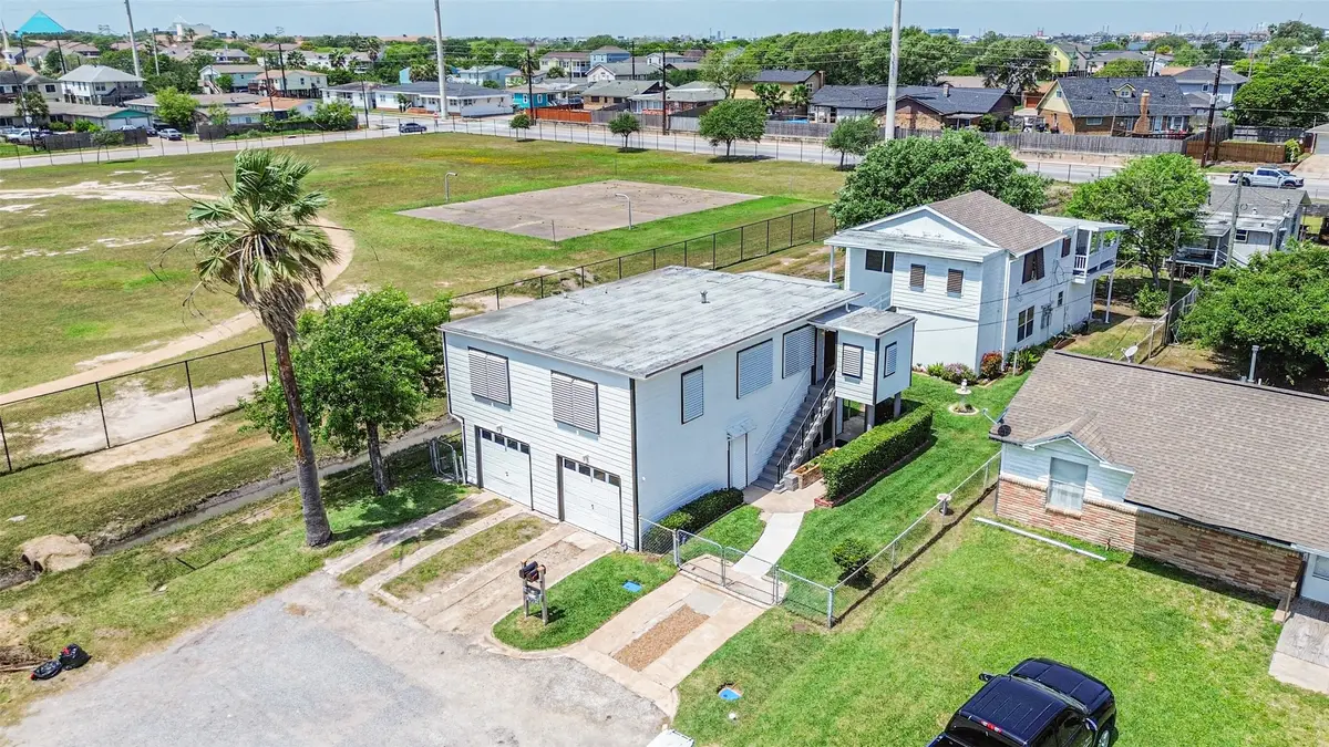 6728 Avenue Q, Galveston, TX 77551 - #1