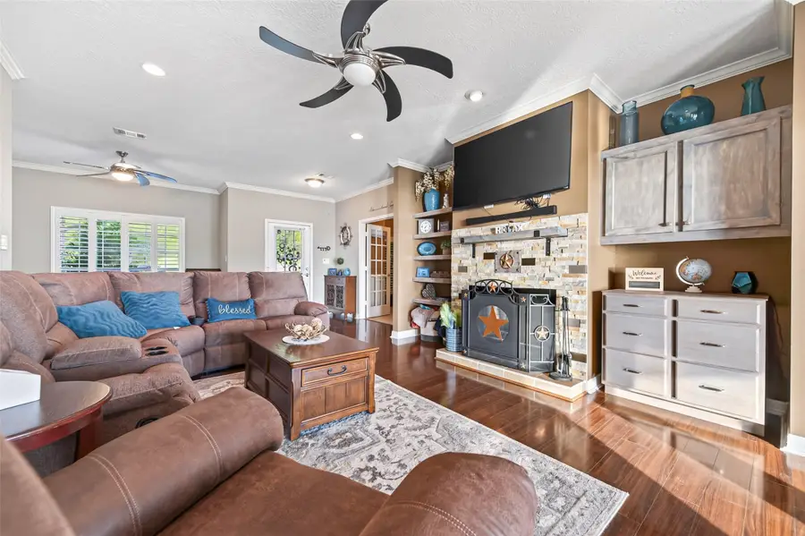 200 Little Dove, Livingston Onalaska, UT 77351 - #3