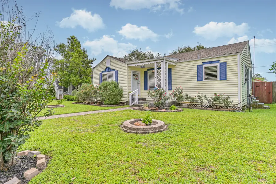 4817 Alamo Drive, Galveston, TX 77551 - #2
