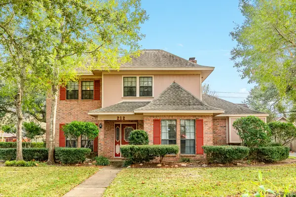 212 Any Way Street, Lake Jackson, TX 77566