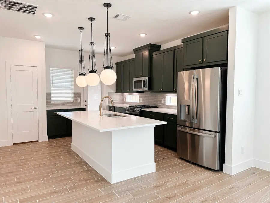 1318 Shaded Rock Drive, Missouri City, TX 77459 - Image #3