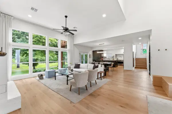 9 Claridge Court, Conroe, TX 77304
