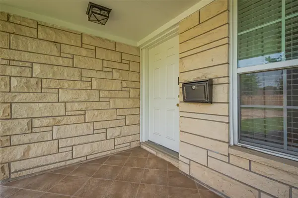 3042 Oak Forest Drive, Houston, TX 77018