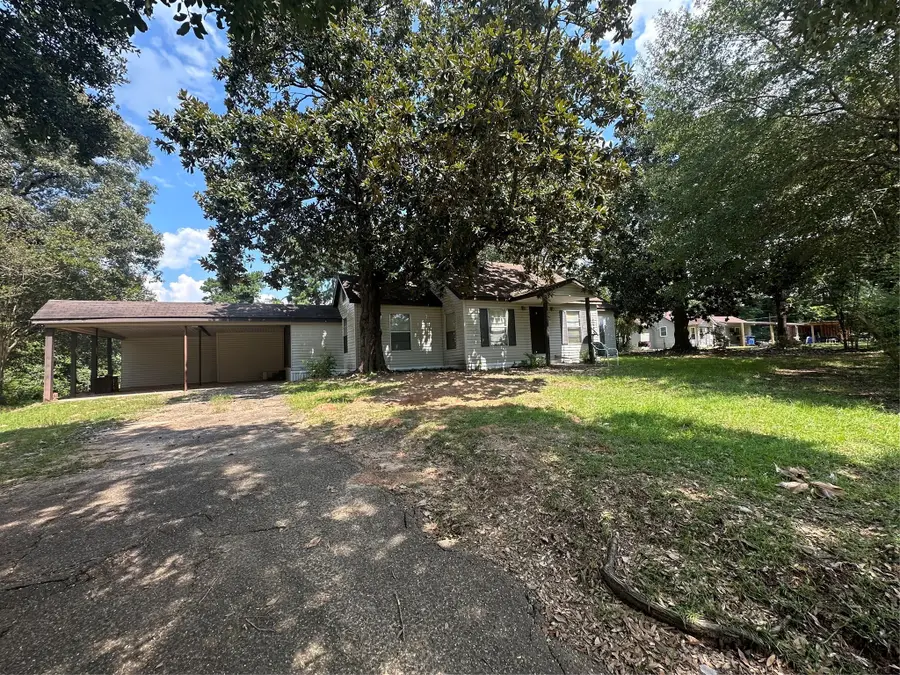 1505 S Houston Avenue, Livingston, TX 77351 - Image #3