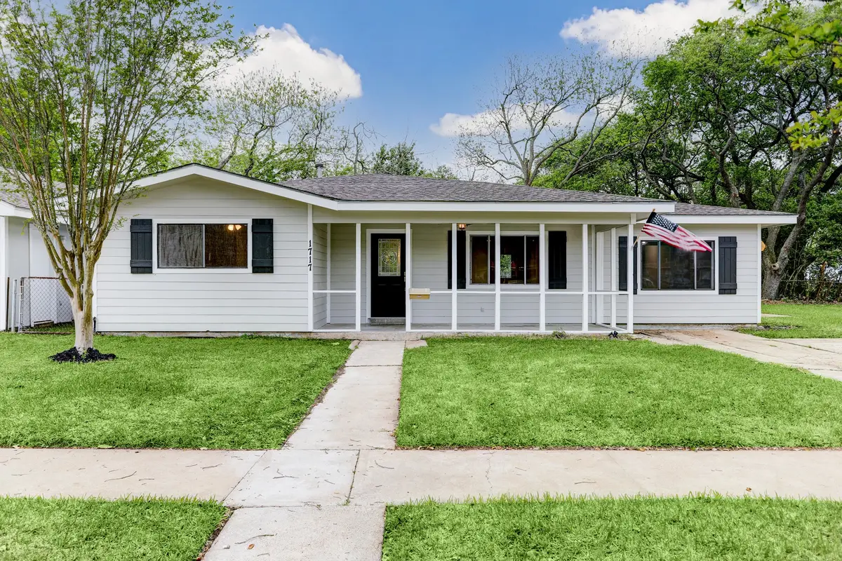1717 11th Street N, Texas City, TX 77590 - #1