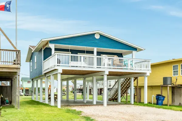 310 Parkview Road, Surfside Beach, TX 77541