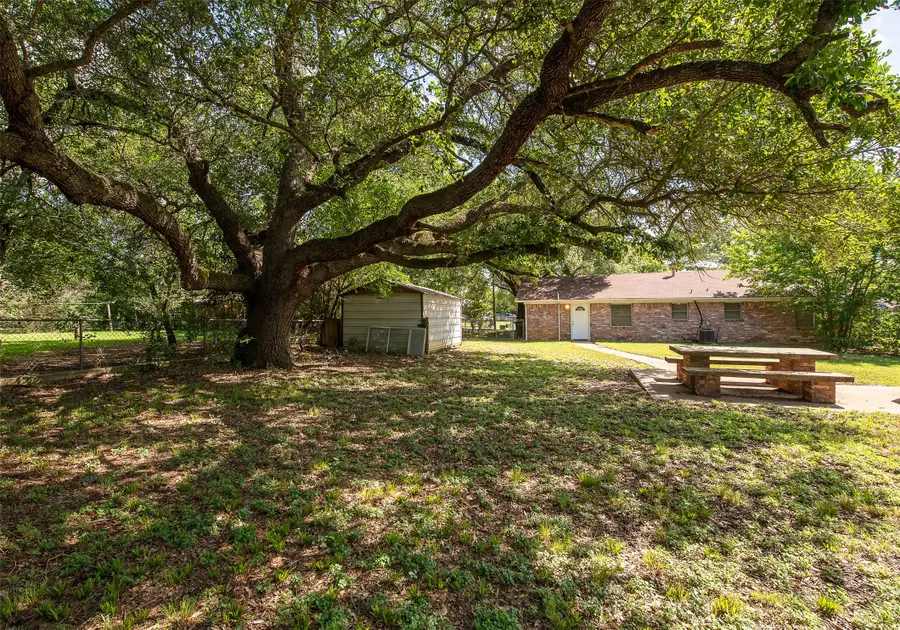 507 N Echols Street, Caldwell, TX 77836 - Image #3