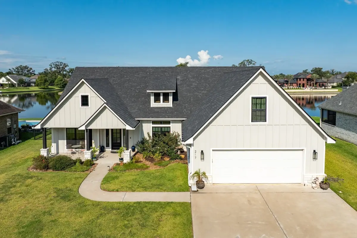 217 Arrowhead Drive, Lake Jackson, TX 77566 - #1