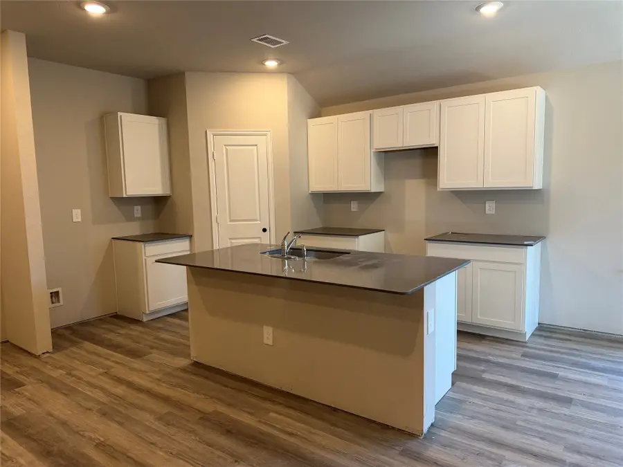 1285 Wilkins Valley St, Brenham, TX 77833 - Image #2